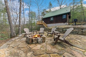 Terrace/patio - Cozy Mountain Cabin Getaway w/Hot Tub for 4 Guests! (Pigeon Forge)
