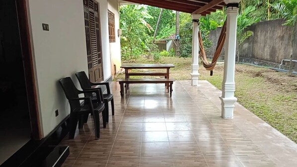 Outdoor dining - 2-bedroom villa in delightful Ahangama with AC, WiFi (Ahangama)