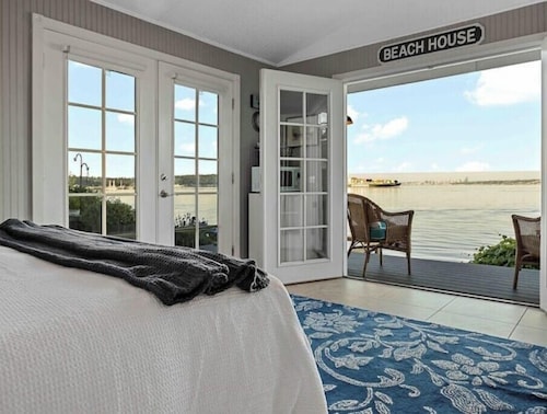 Stunning beachfront getaway!