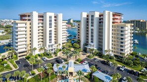 Exterior - 802B Beautiful unit with Gulf and Harbor Views (Destin)