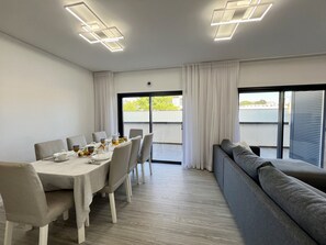 In-room dining - Faro Prestige by Homing (Faro)