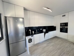 Lò vi sóng, lò nướng, máy rửa bát, dụng cụ pha cà phê/trà 