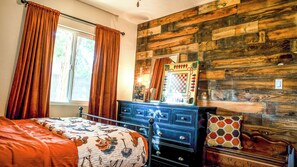 4 bedrooms, iron/ironing board, free WiFi, bed sheets