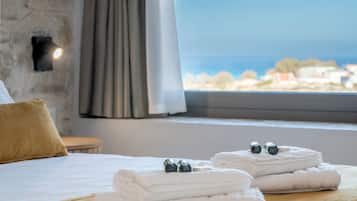 3 bedrooms, travel crib, free WiFi, bed sheets