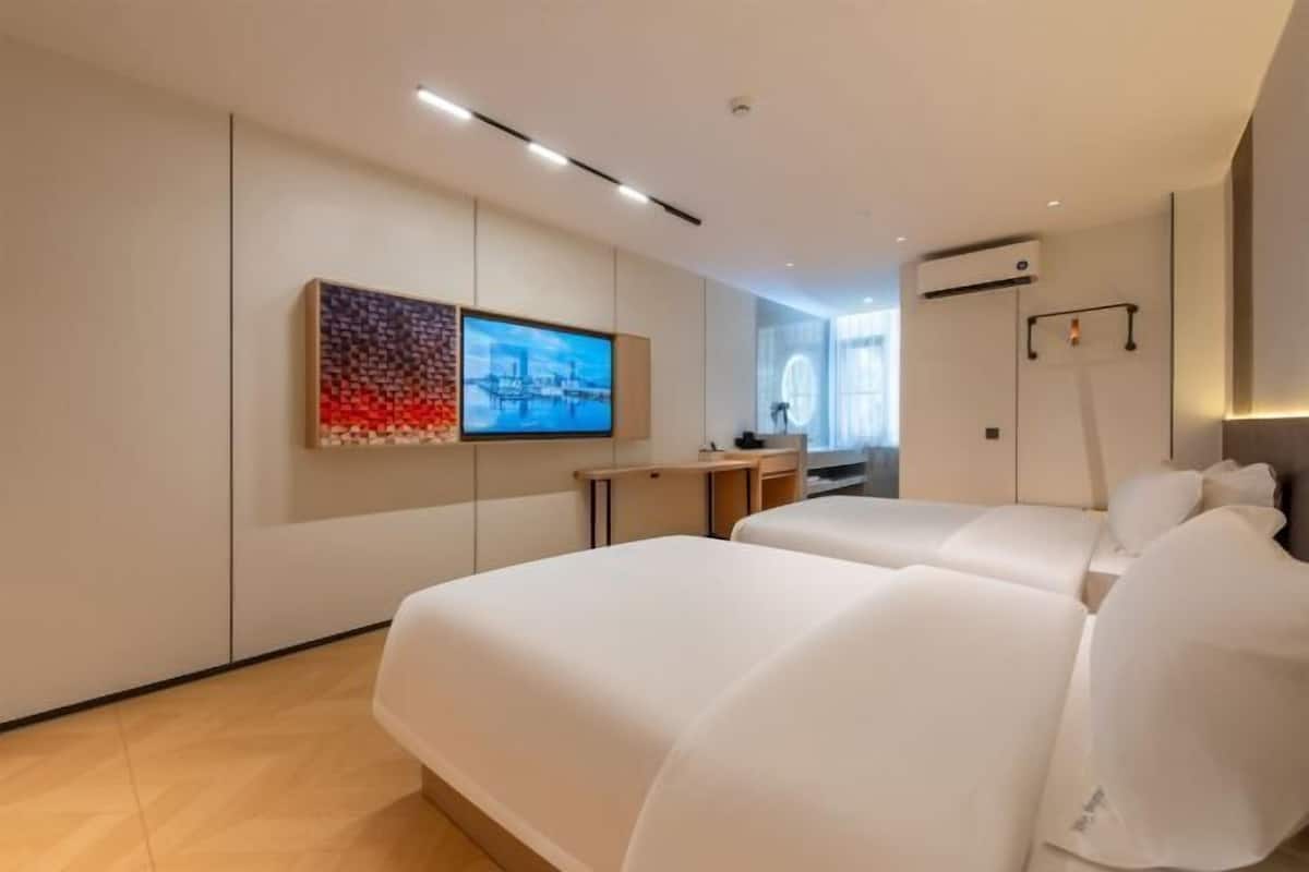 Ylelliset vuodevaatteet, untuvapeitot, memory foam -patjalliset sängyt