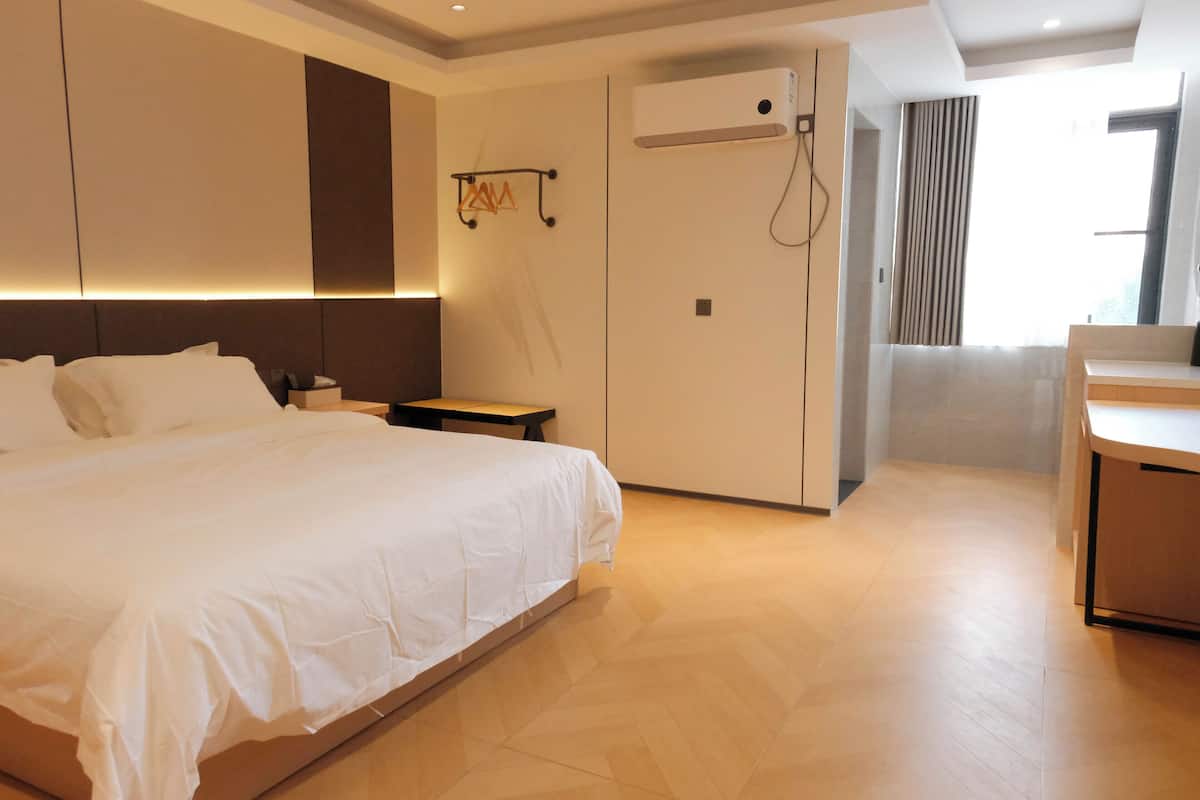 Elite Double Room | 1 bedroom, premium bedding, down duvets, memory-foam beds