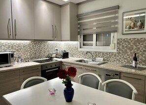 Fridge, microwave, oven, stovetop - Luxurious Apartment with a sea view balcony in the N.Rhodes Yachting Marina Area (Rhodes)