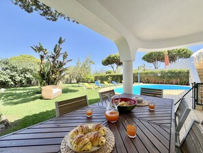 Outdoor dining - Vilamoura White House Villa by Homing (Loulé)