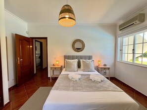 3 bedrooms, bed sheets - Vilamoura White House Villa by Homing (Loulé)