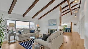 智能電視、書籍