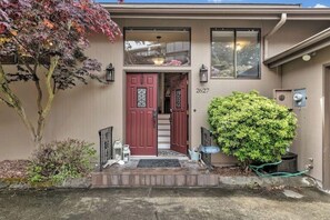 Exterior detail - Chambers Bay Getaway (University Place)