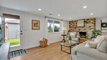 智能電視、書籍