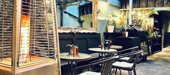 Charming BNB in the heart of Clifden walking distance to bus and parking outside