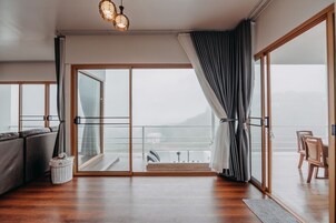 特级客房, 2 间卧室, 浴缸, 山景 | 浴室 | 毛巾