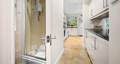 Harborne House, 4 bedrooms, Perfect for Families & Contractors