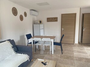 Smart TV, books - House in Sablet with swimming pool (Sablet)