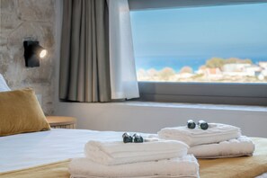 3 bedrooms, iron/ironing board, free WiFi, bed sheets - Joys Villa 2, Villa (Chania)