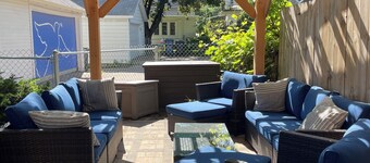 Charming 2-bedroom apartment in fabulous Minneapolis with AC, WiFi