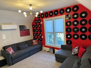 Smart-TV, Bücher, Computerbildschirme