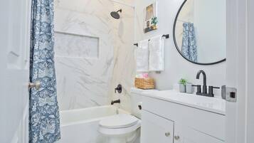 House (3 Bedrooms) | Bathroom