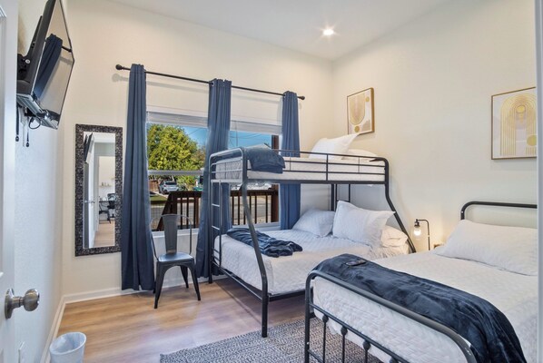 House (3 Bedrooms) | 3 bedrooms, iron/ironing board, bed sheets
