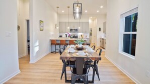 บ้านพัก (3 Bedrooms) | บริการอาหารในห้องพัก