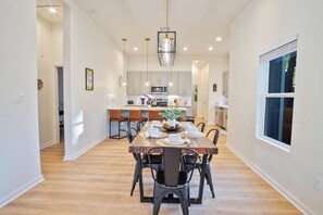 Huis (3 Bedrooms) | Dineren in de kamer