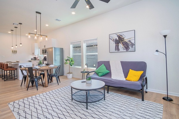 Ferienhaus (4 Bedrooms) | Wohnbereich | 50-Zoll-Fernseher mit Digitalempfang