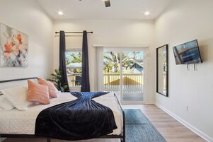 5 habitaciones y espacio para trabajar con laptop 