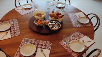 Bao gồm bữa sáng kiểu Âu hàng ngày