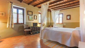 Camera Baldacchino, vista cortile | 1 camera, Wi-Fi gratuito