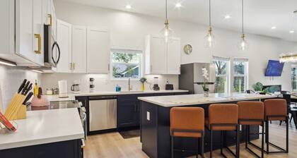 Blissful 5BR/3BA Haven Near Riverwalk & Downtown!