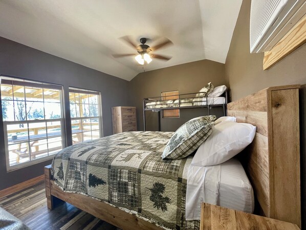 1 bedroom, bed sheets