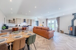 Interior - 3 Bed in Plympton (oc-m30351) (Sparkwell)