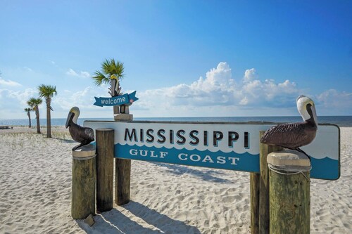 Gorgeous Beach House-Convenient to Beach and Entertainment!