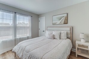 3 bedrooms, iron/ironing board, free WiFi, bed sheets