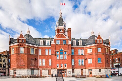 Plums Unit 3: Downtown King