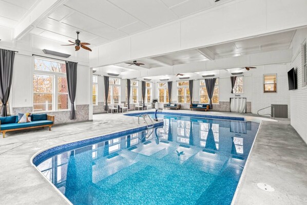 Piscine intérieure, piscine chauffée