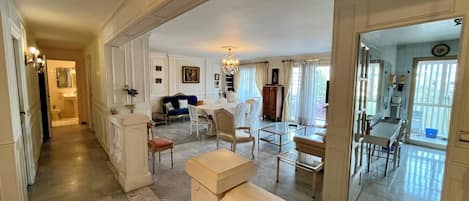 リビング エリア