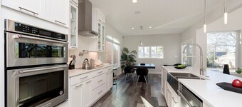 Luxury Modern Retreat: Heated Pool, Gym, Theater, Outdoor Kitchen, Wet Bar