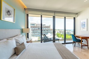 2 bedrooms, iron/ironing board, internet, bed sheets