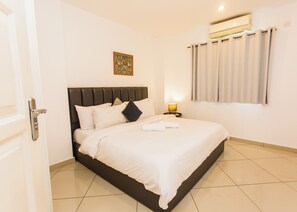 Iron/ironing board, free WiFi, bed sheets - Accra Luxury Apartments at The Clifton (Accra)