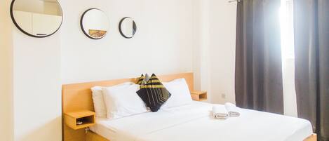 Iron/ironing board, free WiFi, bed sheets