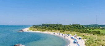 Beach Access-Pool-Golf Amenities