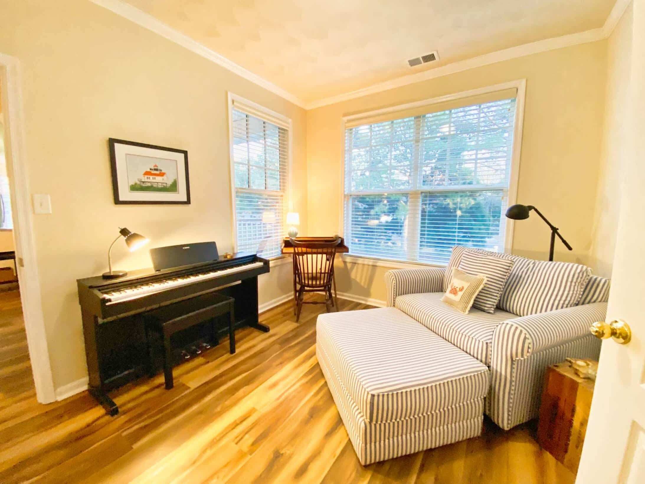 TV, fireplace, offices