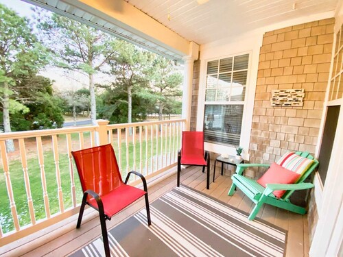 Beach Access-Pool-Golf Amenities