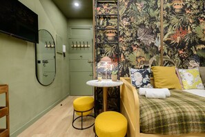 Internet, bed sheets