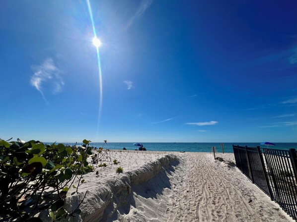 Beach - Villa Feliz - 3 bedroom With Endless Sunsets enchanting Naples Vanderbilt Beach! (Naples)