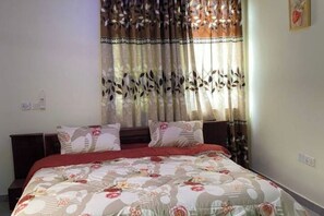 2 habitaciones, tabla de planchar con plancha, wifi y ropa de cama 