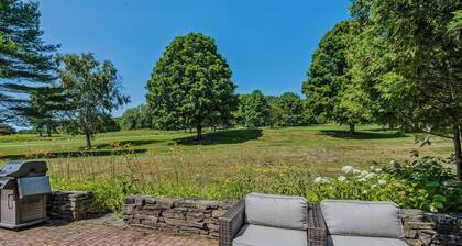 Patio Condo Overlooking Highland Golf, Coach Road